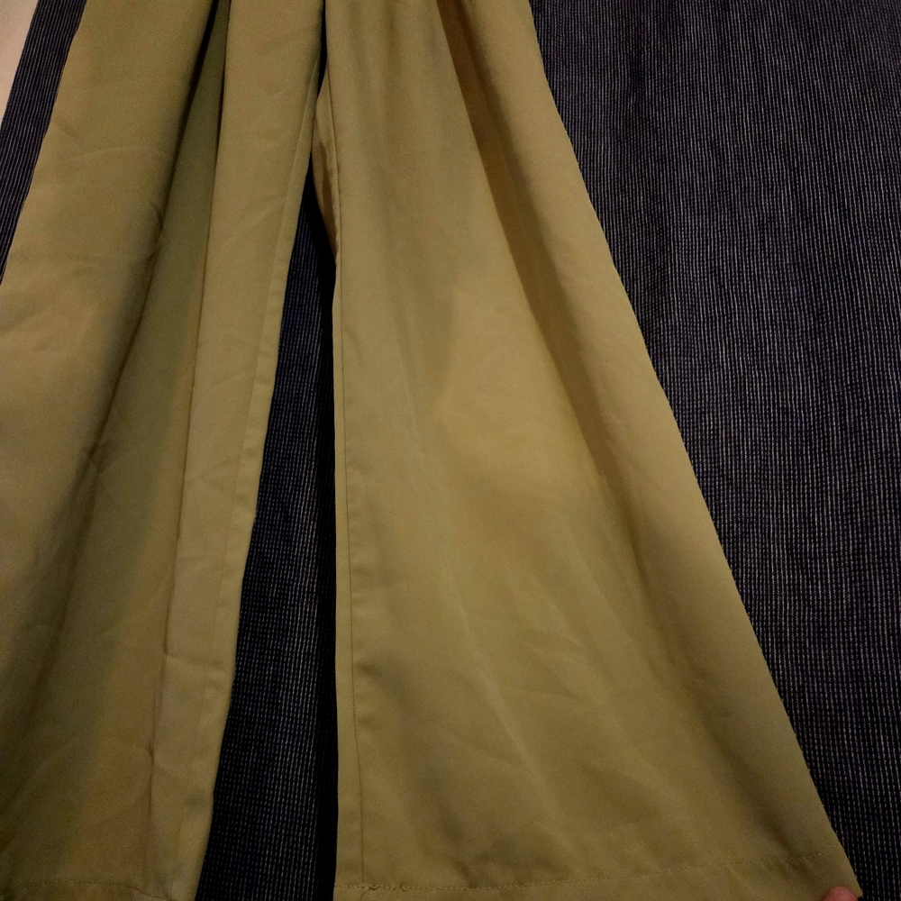 S.Y Wide-Leg Pleated Trousers in Sage Green – Size 12/S